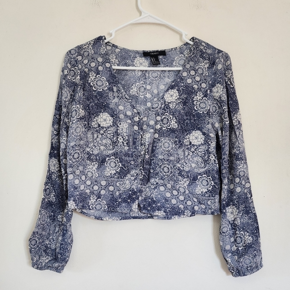 Forever 21 Vneck Long-Sleeve Paisley Floral Blouse size Small